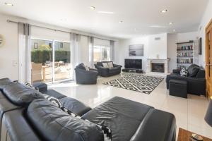 Vila Alporchinhos - Large villa close to the beach