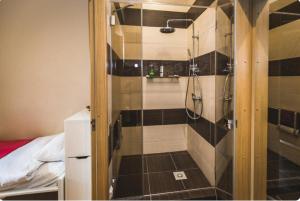 Nice Classical apartments on Alberta St FREE locked parkings