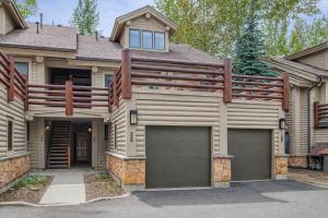 402 Timber Escape at Chapparal! Relaxing Deer Valley Condo with Hot Tub! Close to Skiing & Hiking! condo