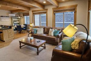 Settlers Cabin condo