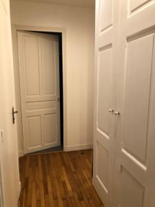 Gare district - with amenities - close to Paris