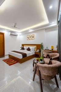 HOTEL SR LUXURY Palace Hotel 5 min from Delhi IGI Airport