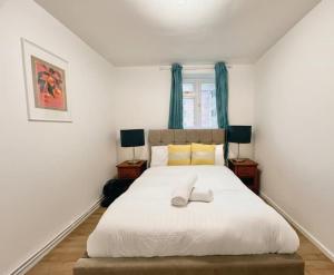 Spacious 3-Bed Apartment by Stockwell Station