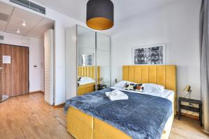 Prymasa Tysiąclecia 83A Free Garage by Perfect Apart