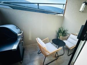 Shemo Foxdale studio apartment