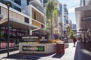 GYM Pool 5 Min Station Supermarket 1 Car Space