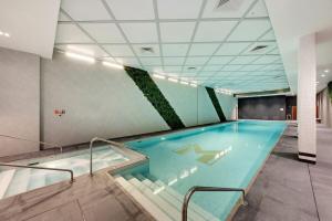 GYM Pool 5 Min Station Supermarket 1 Car Space