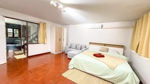 City center room with mountain view