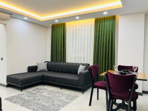 12 Fully Equipped Central Apartment