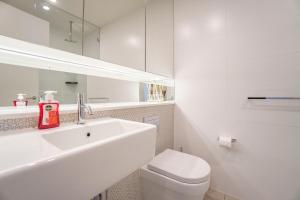 Spacious 3BR Haven 2 Min to Station & market