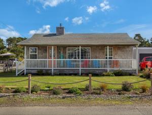 Mermaids Song: Dream Stay 600ft to Beach River