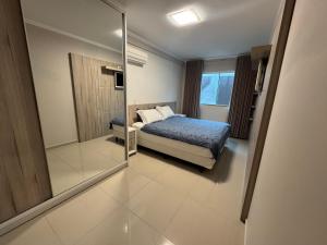 Grande e espaçoso partamento na praia em Bombinhas