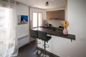 T2 Dernier Étage avec Terrasse à 5 min de la Mer