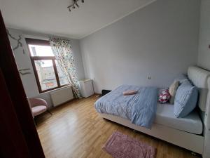 Chambres et appartement dans un immeuble