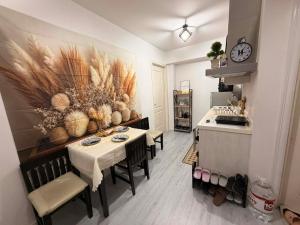 Azure Urban 2br cozy with pool view