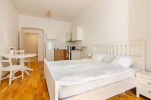 Beautiful Apartment by Stromovka Park