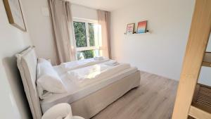 Liegeplatz 4 - modern und maritim