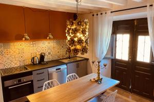 Ruime cortijo met zwembad in Andalusië ideaal voor families & groepen 3 appartementen
