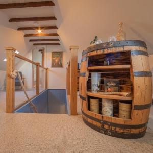 Sea Crest - Beachfront Escape with Whisky Snug