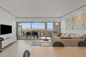 Vue Exceptionnelle Mer et Montagne , Piscine et Tennis