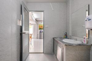 Villa Mayfair 4 bedrooms sea view with pool table