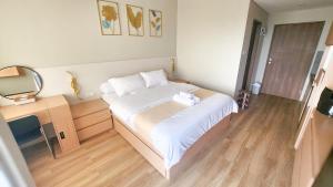 Between Hills & Highways Sentul Top Floor