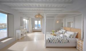 Villa Divine - 10 bedrooms in Ornos, Tennis court