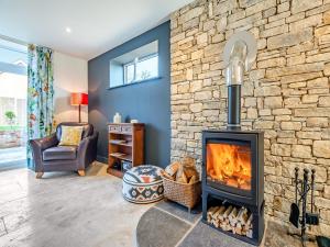 Old Barn 2 - Uk48478