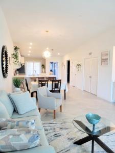 Warm Winter Getaway Upscale Resort-Style Amenities