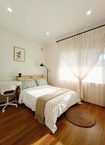 Easy access to city park side cosy house in a convenient hub