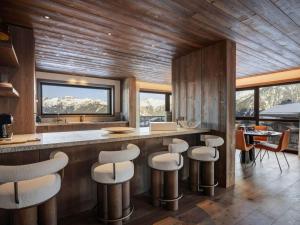 Appartement de luxe à Courchevel 1850 avec spa et navette - FR-1-830-14