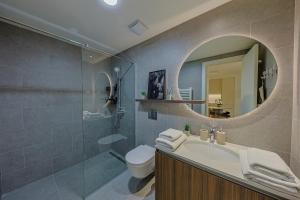 S310 with free parking