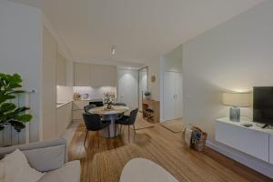 S310 with free parking