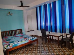 Blue Waves Guest House
