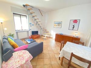 La Discografica, Spaziosa ed Elegante, per Gruppi o Famiglie numerose nel Cuore di Trezzano Rosa