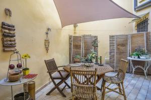 Characteristic apartment with Terrace in Florence