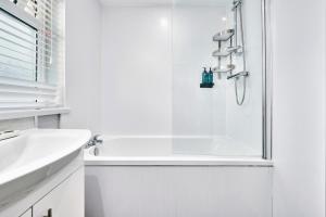 Harbour Penthouse Step to Beach- Princess Yellow 3