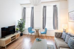 Stylish Retreat in Central Lyme Regis Sleeps 2 plus one