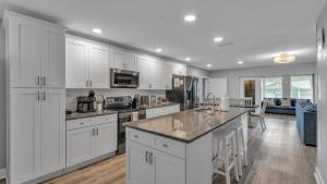 Sleeps 16+, Sports Team Friendly, Pet Friendly