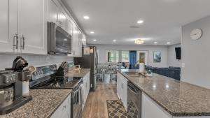 Sleeps 16+, Sports Team Friendly, Pet Friendly
