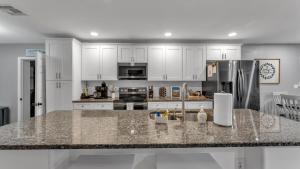 Sleeps 16+, Sports Team Friendly, Pet Friendly