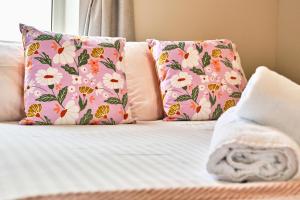 Family Seaside Apt with Bunk Room- Dunluce Green 2