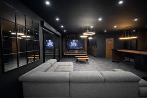 Villa design, piscine chauffée et jacuzzi