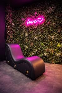 Villa design, piscine chauffée et jacuzzi