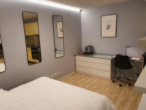 Modern apartment for vacation and business travelers