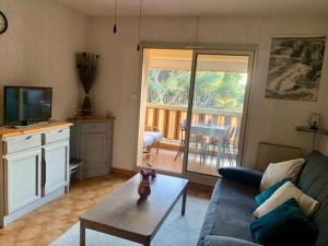 Duplex T3 facing Coudoulière Beach