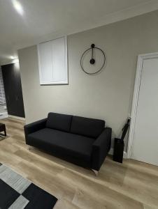 Sleek studio apartment in Shoreditch