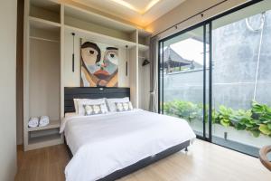Stylish Canggu Villa 4BR with Ricefield View