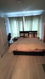 Vibrant Unit Suitable for a Family for 4