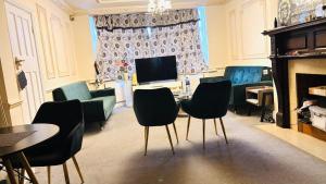 Vibrant Unit Suitable for a Family for 4